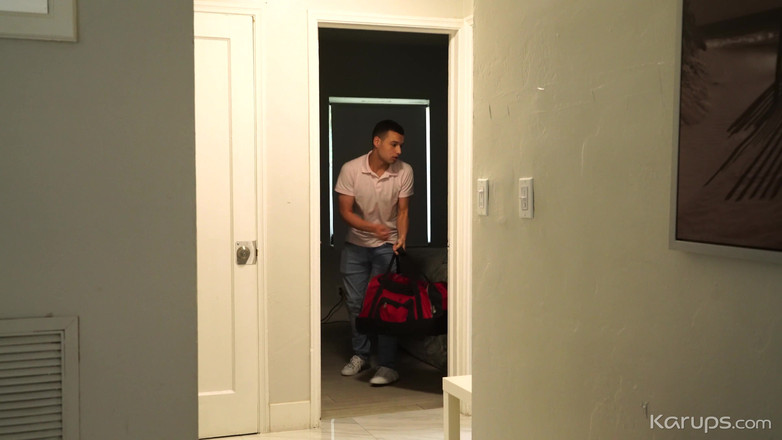 Karups: सौतेली बहन स्लीपओवर Snafu