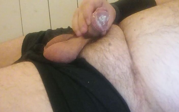 Big Pisser: Geh runter und performe oralsex auf meinem sklaven