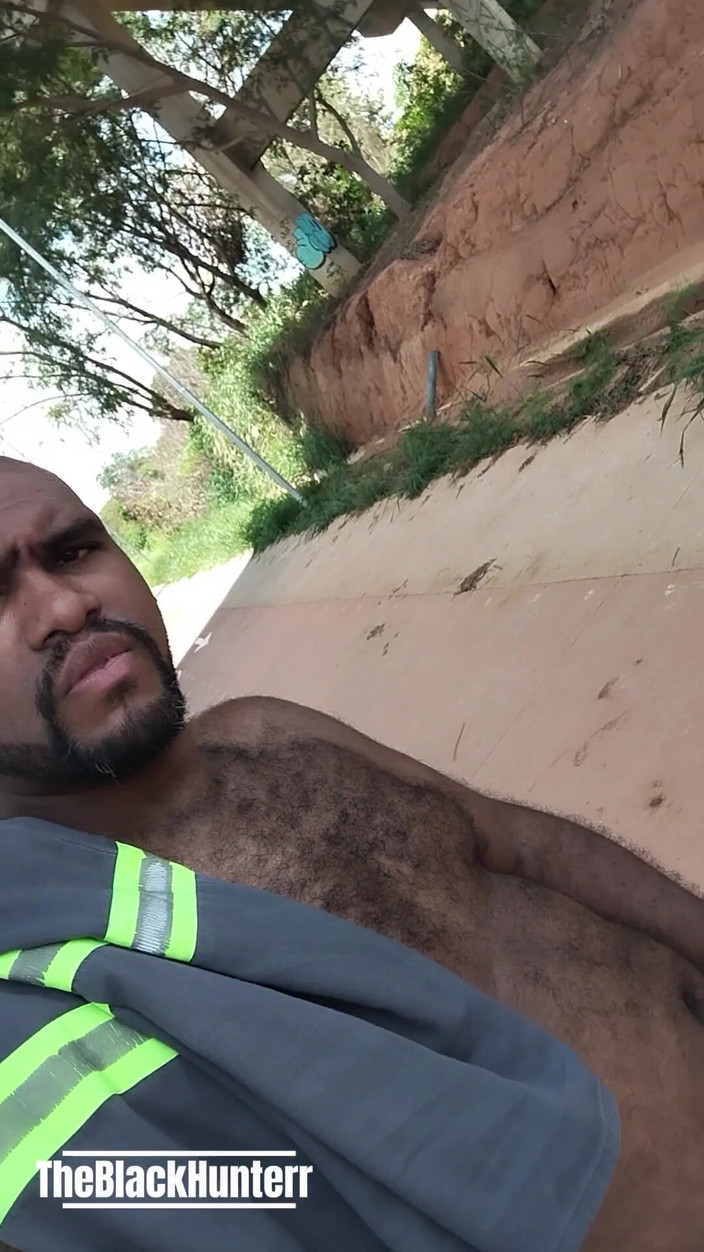 TheBlacKHunterr: 거리에서 벗고