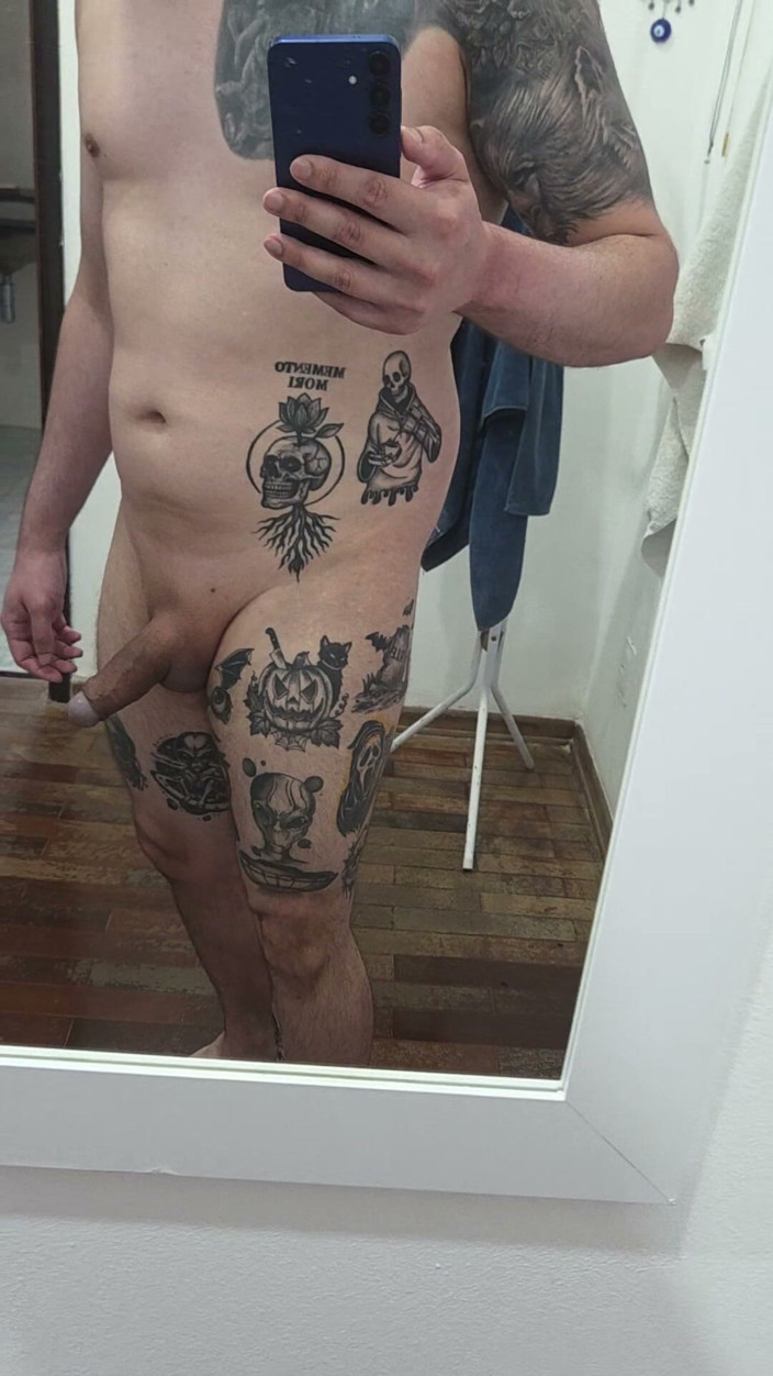 Lkdick8: Chubby předvádí své tetování