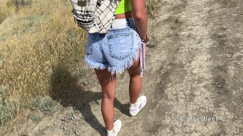 Katty West: Vykouřila a dala do zadku cizince v horách