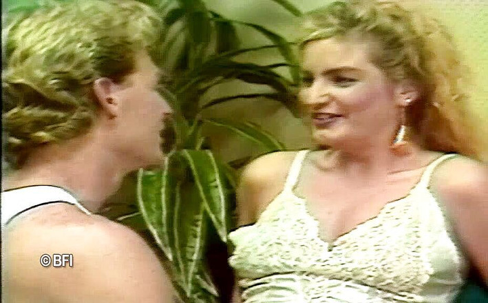 Fetish Tv: 묶고 간지럽혀.