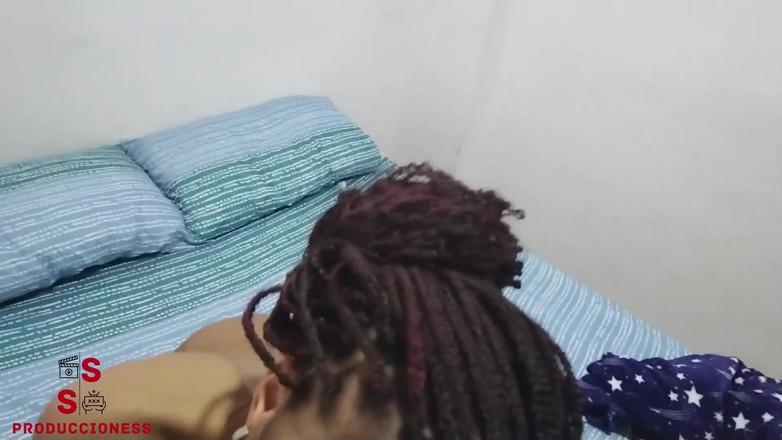 Frankheska: Моя зведена сестра відпочиває оголеною, щоб спровокувати мене і не лаяти її, але як приємно її трахати, частина 1