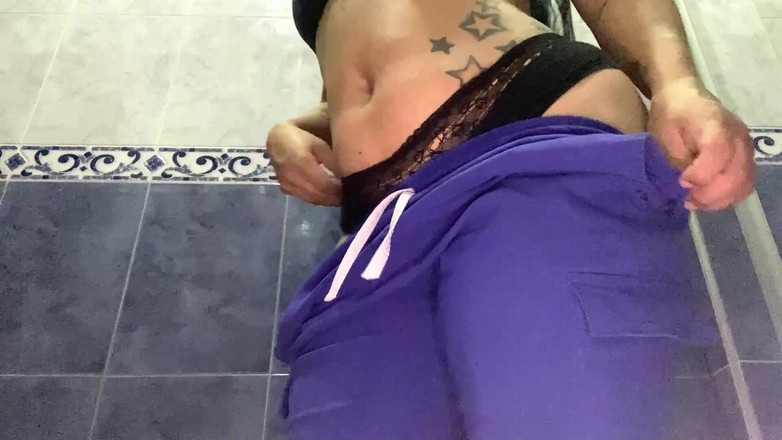 irina69star: Cámara en el baño de la oficina del Dr. Rangel