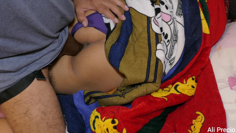 Ali Precio: Il marito mi cattura di sorpresa e infila profondamente un...