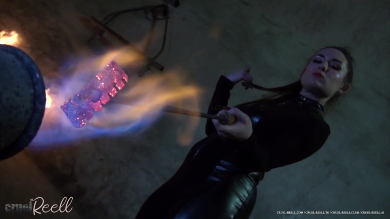 Cirque de Reell: Branding Iron