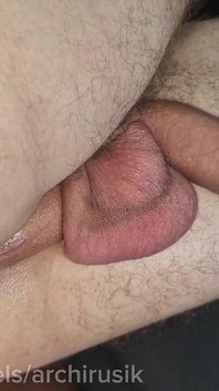 A Passerby Boss Fucked a Transsexual Sissy Femboy While Driving a Car, Squirting Semen Onto Her Stockings.