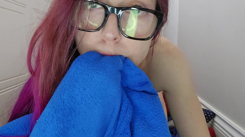 Nerdy_faery: Blue Robe Piss Cum and Lick Fantasy