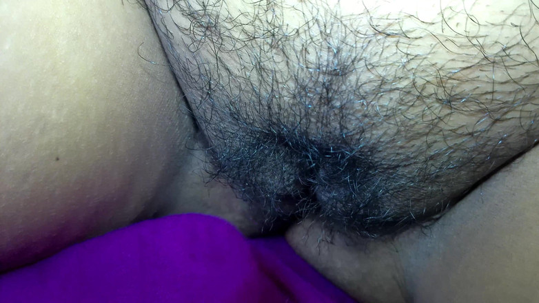 Nadiyabd: Bangladeşli büyük götlü üvey anne domalarak sikiliyor