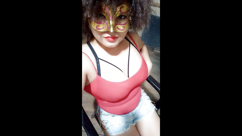 Martin13: 拉丁排他性！美丽的拉丁女郎穿着红色内衣勾引她肮脏的继父