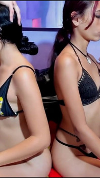 Horny Deep Throat Show by 2 Beautiful Sluts