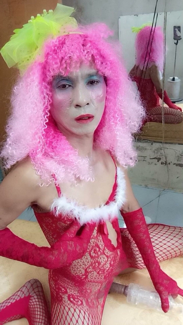 nguyen dang thien tri: Transseksüel le seksi örgü çoraplı porno sahte sopalarla oynuyor