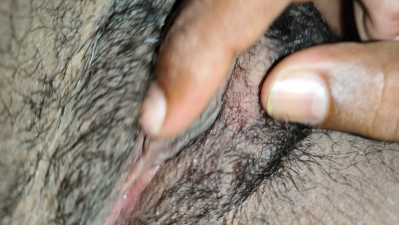 Inba: แม่บ้าน Hairy Pussy