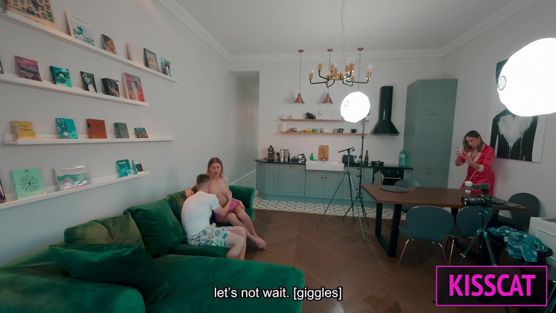 KissCat: S6e2 Bts Pt1: Zlata Shine 도착, 의상 추천 및 복도 애널 및 소파 오럴