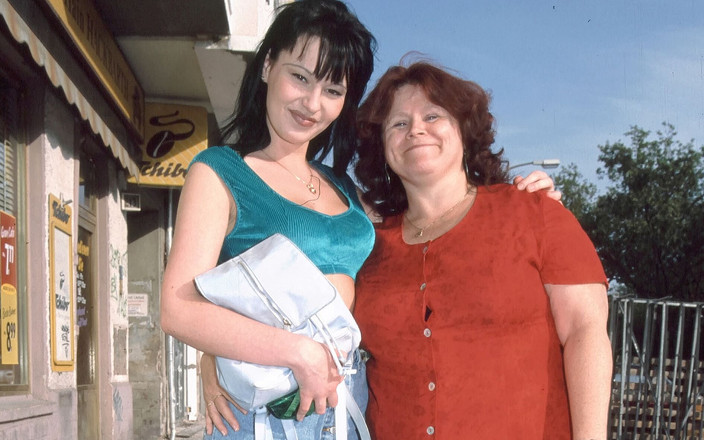 Viewer cam by Sextermedia: Owłosione lesbijki z fetyszem BDSM