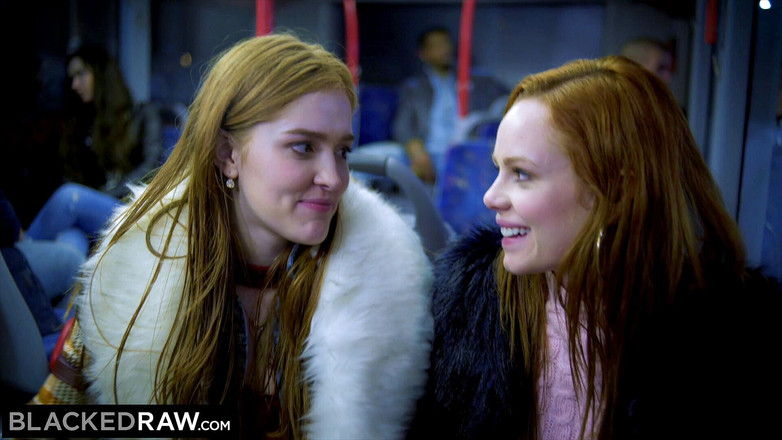 Blackedraw: BLACKEDRAW 버스에서 거대한 흑인 대물 자지와 섹스하는 두 명의 미녀!