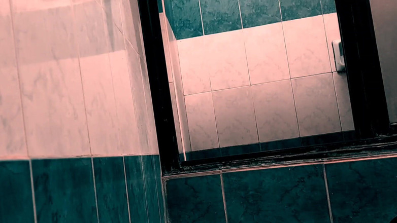 Grentie: Feeling horny in the shower