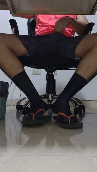 Tomas Styl: Shows His Feet When in College Classes ( Nylon Socks)