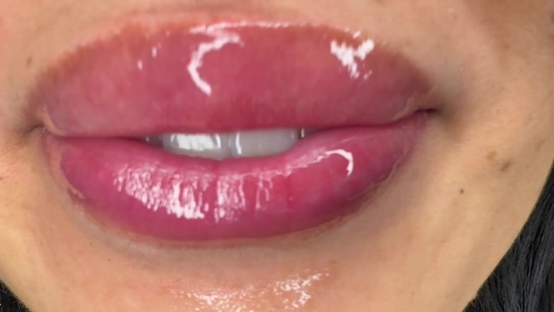 Asmr_mouth: Uriașa îți arată locul de joacă