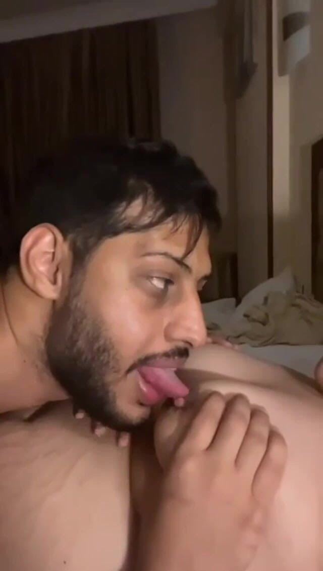 Sapnashah007: प्रेमी के साथ देसी गोल-मटोल लड़की