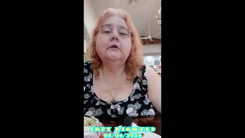 BBW nurse Vicki adventures with friends: Nv karides akşam yemeği belches yiyor