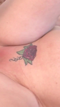 The blonde stops cleaning the house when her grandson arrives and starts showing herself to penetrate her