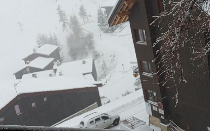 JoanaDivina: Sur le balcon avec la neige