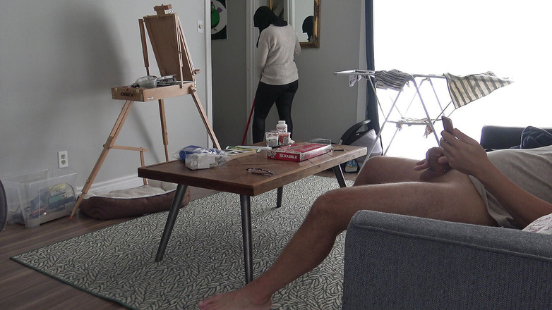 Souzan Halabi: Arabisk muslimsk hembiträde berör sin första kuk i hennes liv