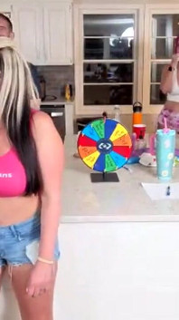 Hotwife Pertunjukan Memasak Secara Langsung #1