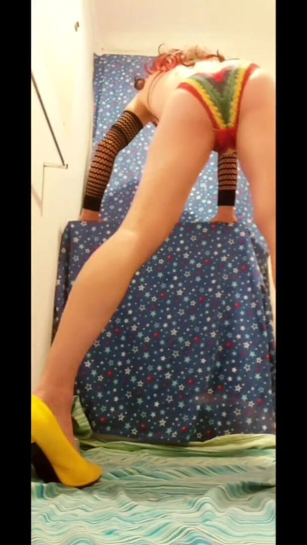Lizzaali: Playing in my new swimsuit