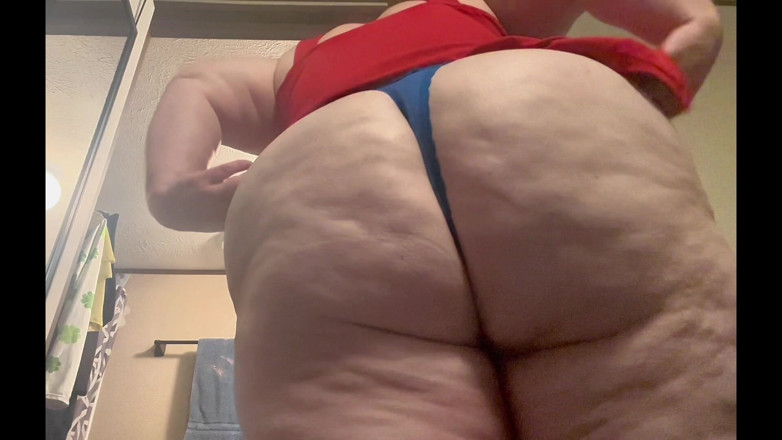 BellaBlast: Pungent páchnoucí prdy v modrých tangách: POV: BBW PAWG Bootyful...