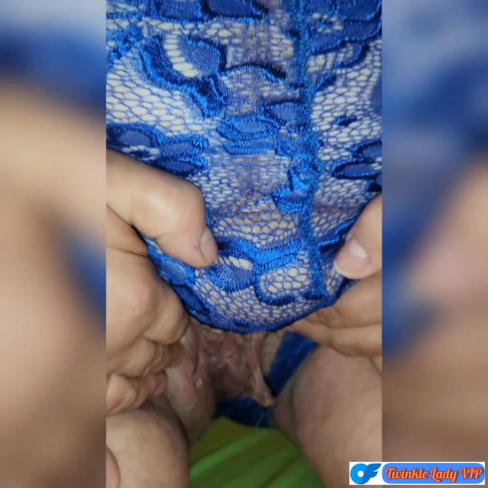 Twinkle Lady VIP: Isteri montel amatur menunjukkan pepek berbulunya