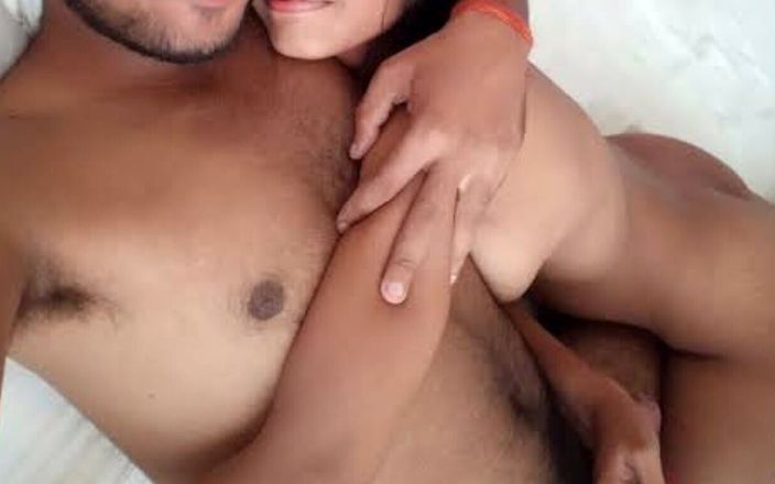 Aruhi Sex: Sexy College Girlfriend Desi Fucking Video