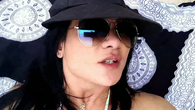 Fatima Denise Campelo de Lima Souza: Walk on the Beach Encimtri a.wanker and Look at What...
