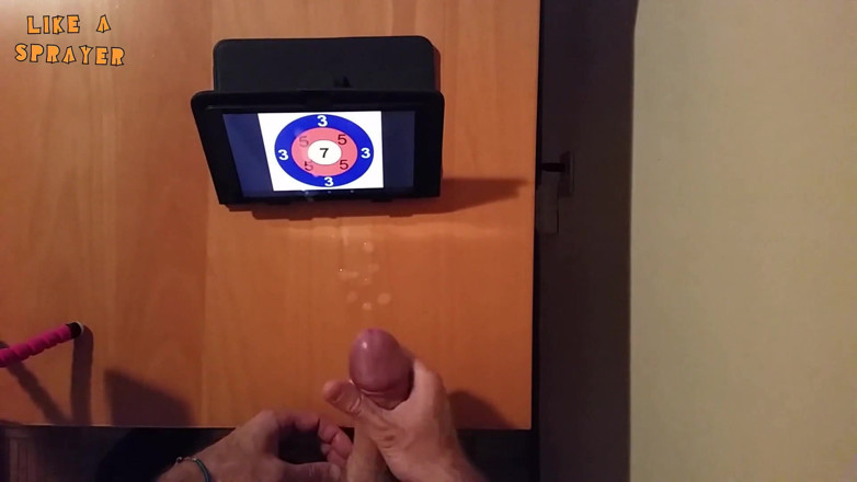 Like a sprayer: Cum on target