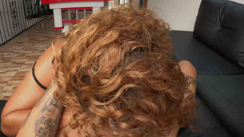 DaniClark: Moje kamarádka mi dává obrovský orální sex a ukazuje, jak...