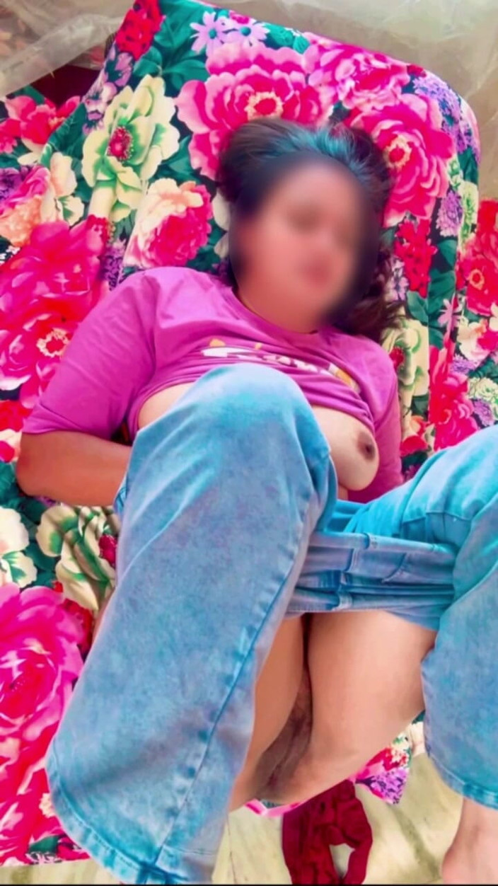 Your_aisha: 남친과 섹스하는 인도 마을 소녀