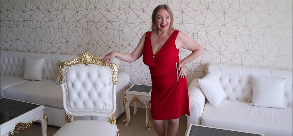 MariaOld: रेड डांस में बड़े स्तनों वाली महिला आपके लिए। हॉट नानी Rock!