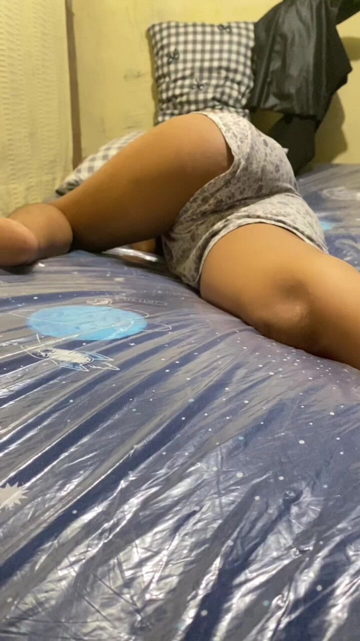 YammyPH: My Pinay Student's Girlfriend's Pussy Is so Tight!