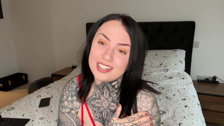 Miss Valentina: Слишком маленькая