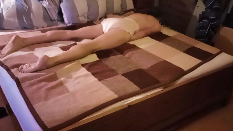 Mark Hannes: Thủ dâm trên giường