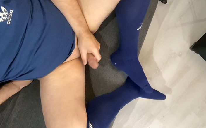 High quality socks: 青いアディダスのニーハイソックス、私のお尻をいじる