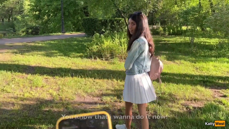 Katty West: Mijn vriend controleert mijn orgasmes in het openbaar met een...