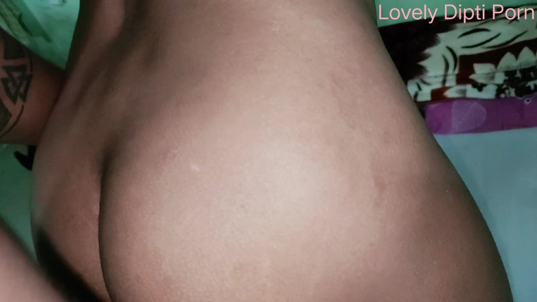 Lovely Dipti: 18+ Desi nastolatka loszka jebana pieska zalana na cycki (hindi Audio)