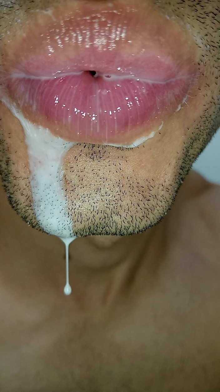 Rey rey: Tôi thích xuất tinh vào miệng, lưỡi dài, nụ hôn,...