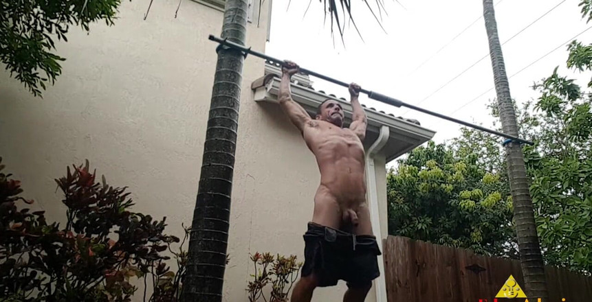 Eden Adonis: Saat hujan, saya membagi untuk pergi keluar, melakukan beberapa otot, &amp;