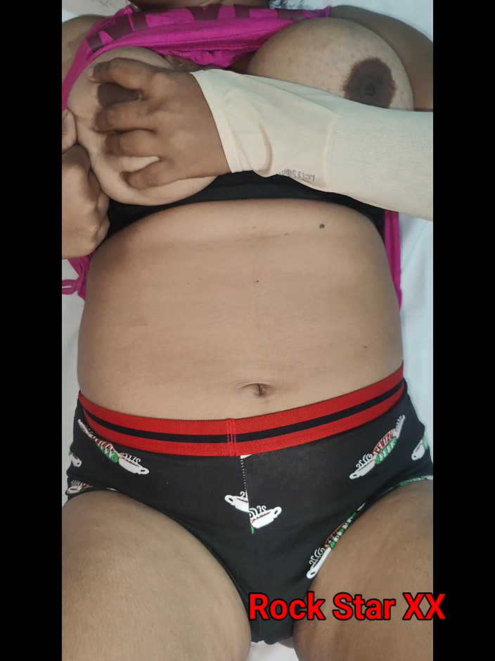 Rack star XX: भारतीय देसी पत्नी ऊँगली कर रही है