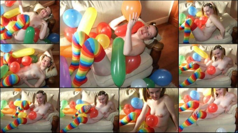Littlevixen: Haley nue avec des ballons