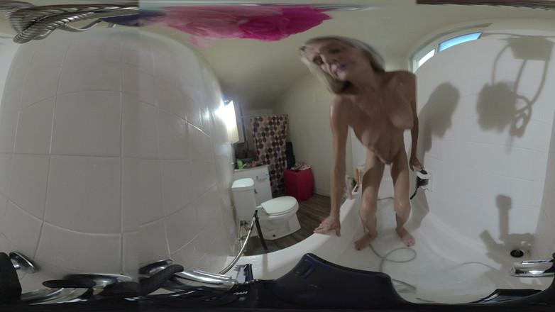 Lizzy Yum: Lizzy yum vr noviembre 2025 post op travesti masturbándose