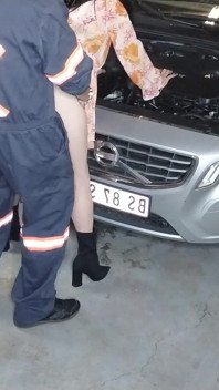 Arabalara ve kadınlara servis yapan tamirci benim